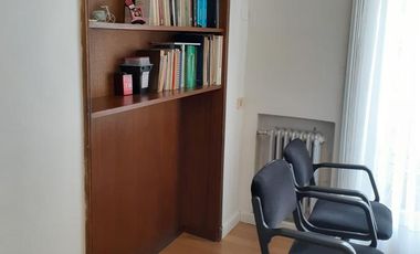 Venta departamento u oficina  cuatro ambientes dos baños muy  luminoso - Barrio Norte