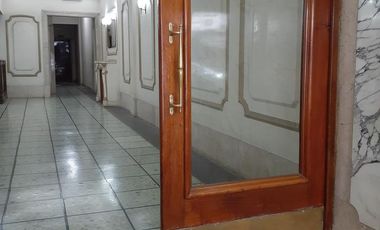 Venta departamento u oficina  cuatro ambientes dos baños muy  luminoso - Barrio Norte