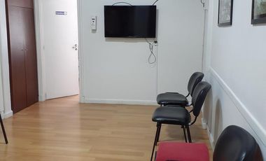 Venta departamento u oficina  cuatro ambientes dos baños muy  luminoso - Barrio Norte