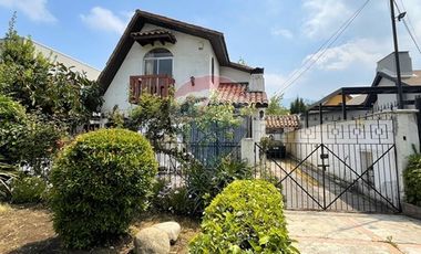 Amplia casa sector Alianza Francesa, Vitacura