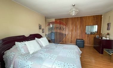 Amplia casa sector Alianza Francesa, Vitacura