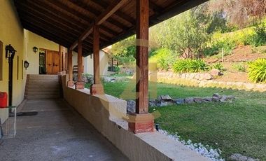 Espectacular Casa Colonial en Hacienda Chacabuco