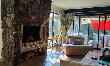 Espectacular Casa Colonial en Hacienda Chacabuco