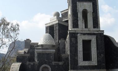 Terreno con uso de posible hotel - Venta