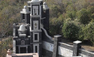 Terreno con uso de posible hotel - Venta