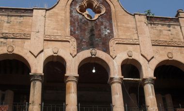 Terreno con uso de posible hotel - Venta