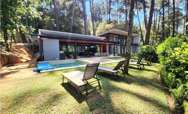 Casa en Venta en Avándaro Valle de Bravo