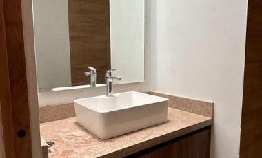 Casa en venta con paneles solares y amenidades en Cholul