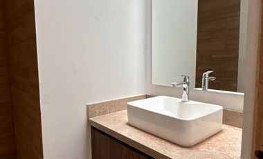 Casa en venta con paneles solares y amenidades en Cholul