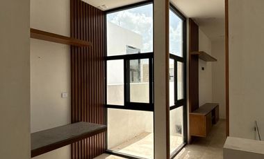 Casa en venta con paneles solares y amenidades en Cholul