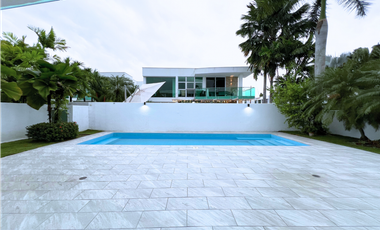 VENTA CASA DE ESQUINA CON PISCINA EN COSTA SUR, COSTA ESMERALDA (8)