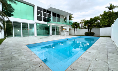 VENTA CASA DE ESQUINA CON PISCINA EN COSTA SUR, COSTA ESMERALDA (8)