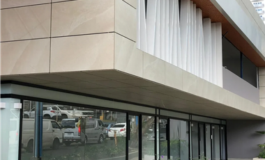 LOCAL / MARBELLA / PLAZA NODO 54 / 460M2 / CON OFICINA / AMOBLADO