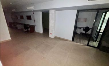 LOCAL / MARBELLA / PLAZA NODO 54 / 460M2 / CON OFICINA / AMOBLADO