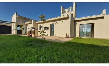 CASA · VENTA BARRIO PRIVADO· OLIVOS DE PALMA · 3  DORMITORIOS