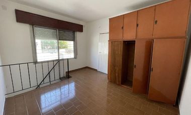 Casa PH en venta en Quilmes Este
