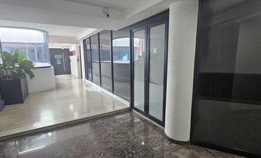 Oficina de 120m2 por Av de Las fuente en Lomas de Tecamachalco