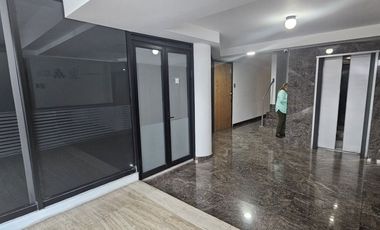 Oficina de 120m2 por Av de Las fuente en Lomas de Tecamachalco