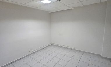 Oficina de 120m2 por Av de Las fuente en Lomas de Tecamachalco