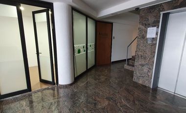 Oficina de 120m2 por Av de Las fuente en Lomas de Tecamachalco