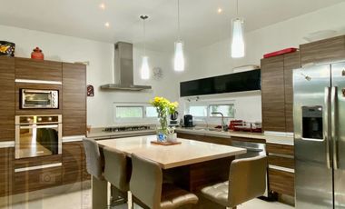 Residencia de lujo en venta en Arauca junto al Tec de Monterrey GDL