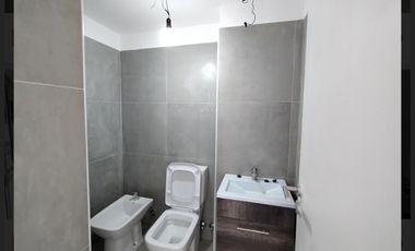DEPARTAMENTO 2 AMBIENTES CON BALCON EN 12*