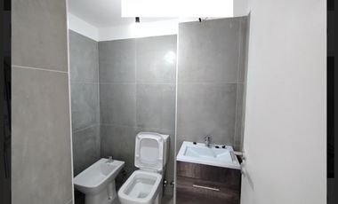 DEPARTAMENTO 2 AMBIENTES CON BALCON EN 12*
