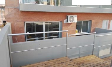 DEPARTAMENTO 2 AMBIENTES CON PATIO EN 1°.