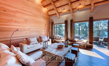 Espectacular casa con 2 ha y mas de 110 mts de orilla de Lago