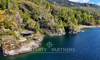 Espectacular casa con 2 ha y mas de 110 mts de orilla de Lago