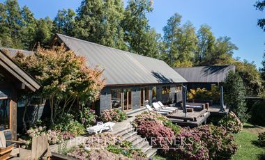 Espectacular casa con 2 ha y mas de 110 mts de orilla de Lago