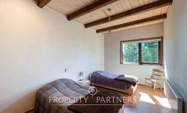 Espectacular casa con 2 ha y mas de 110 mts de orilla de Lago