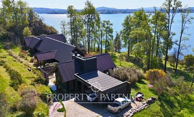 Espectacular casa con 2 ha y mas de 110 mts de orilla de Lago