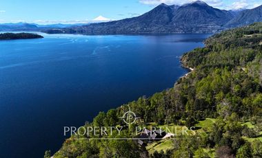 Espectacular casa con 2 ha y mas de 110 mts de orilla de Lago