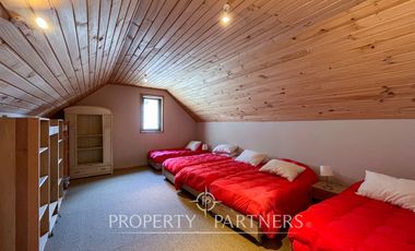 Espectacular casa con 2 ha y mas de 110 mts de orilla de Lago