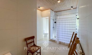 Espectacular casa con 2 ha y mas de 110 mts de orilla de Lago