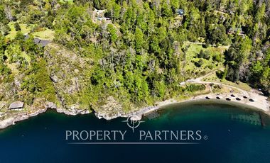 Espectacular casa con 2 ha y mas de 110 mts de orilla de Lago