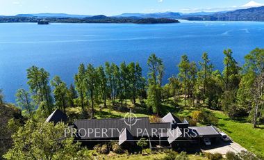 Espectacular casa con 2 ha y mas de 110 mts de orilla de Lago