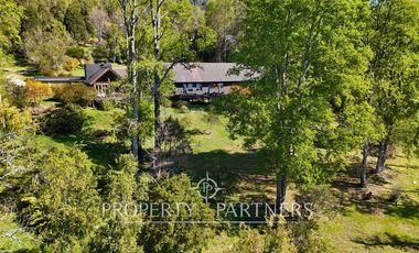 Espectacular casa con 2 ha y mas de 110 mts de orilla de Lago