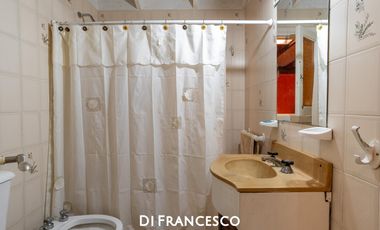 Casa con dependencia en venta en Pinamar - Barrio San José