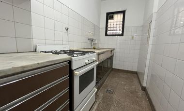 Amplio Departamento de 2 Ambientes