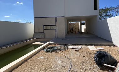 Casa Leo en Venta en Privada Nadira, Conkal