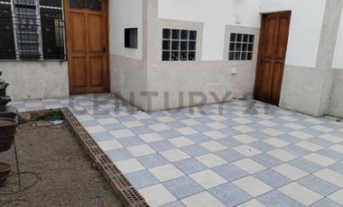 Venta de Casa con Vista al Parque en La Perla – ¡Precio de Terreno!