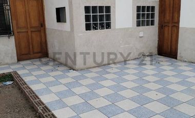 Venta de Casa con Vista al Parque en La Perla – ¡Precio de Terreno!