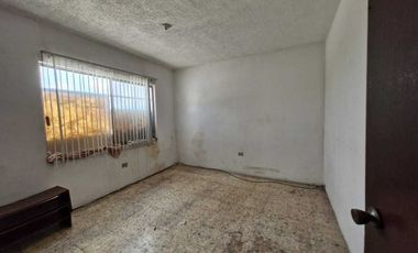 EDIFICIO COMERCIAL Y RESIDENCIAL EN CUMBRES 3ER SECTOR