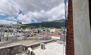 EDIFICIO COMERCIAL Y RESIDENCIAL EN CUMBRES 3ER SECTOR