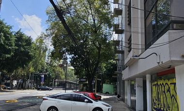 Local comercial en venta en planta baja en colonia Escandón, CDMX.