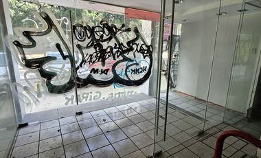 Local comercial en venta en planta baja en colonia Escandón, CDMX.