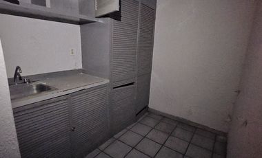Local comercial en venta en planta baja en colonia Escandón, CDMX.