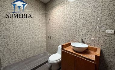Venta de casa con alberca RECIEN REMODELADA en Haciendas del Valle